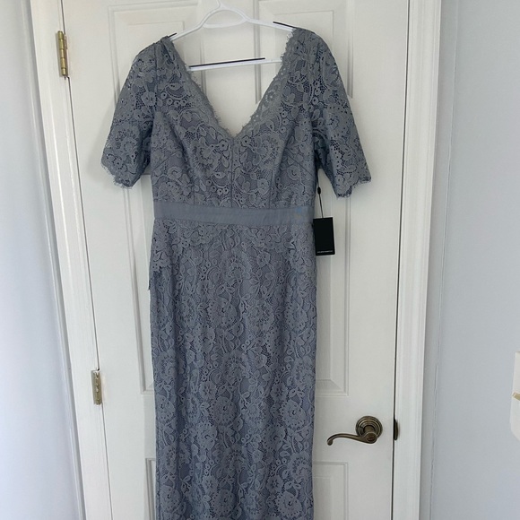 Adrianna Propel Dove Lace Grey Grown - Picture 2 of 10